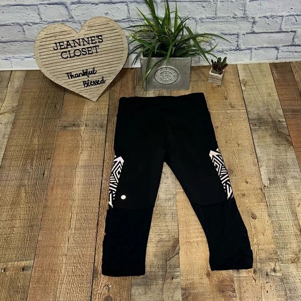 Lululemon women’s size 4 stash it crop inkwell leggings